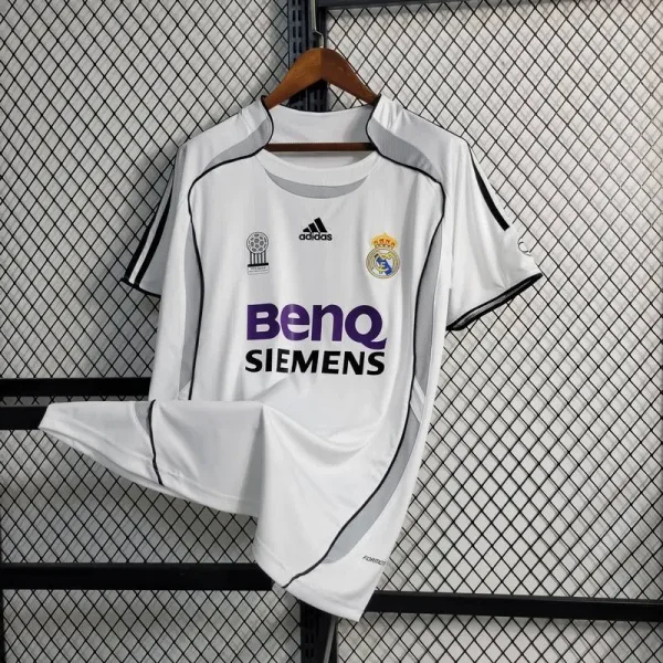 Real Madrid 2006/07 Home Retro Jersey