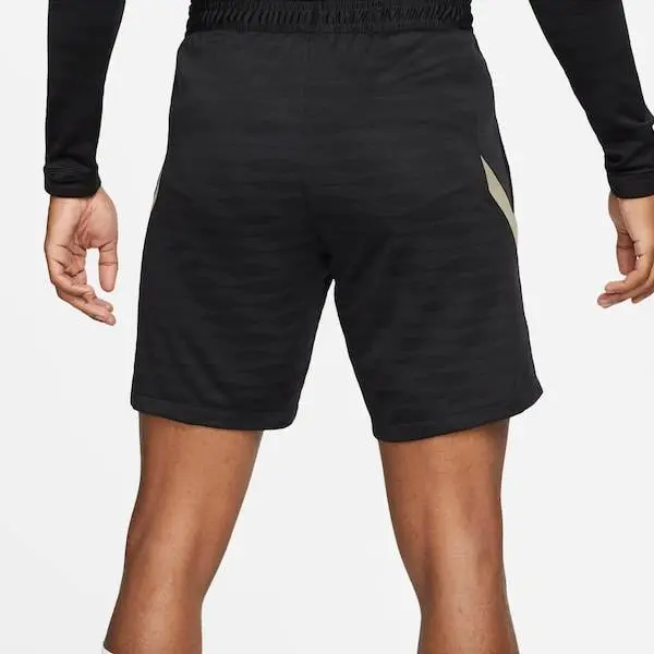 Liverpool 2021/22 Strike Performance Shorts - Black