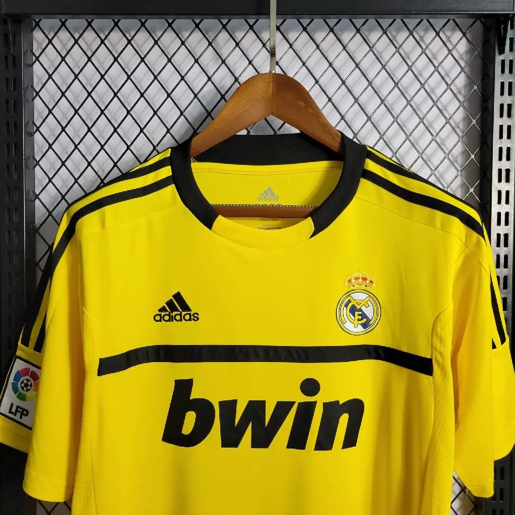 Real Madrid 2011/12 Yellow Goalkeeper Retro Jersey